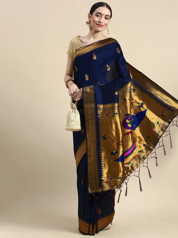 Navy_Blue_Toned_Toned_Pure_Paithani_Silk_Saree_And__Rich_Pallu_With_Unstiched_Blouse_Piece
